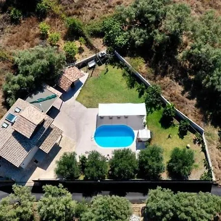 Stavlos Vila Tsoukaládhes