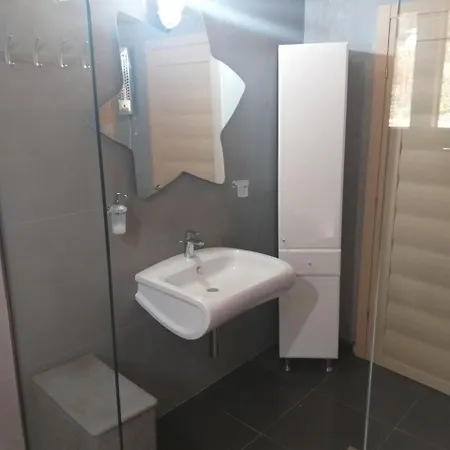 Stavlos Tsoukaladhes
